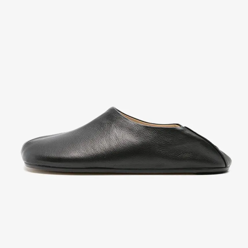 Asymmetric-Toe Leather Slippers