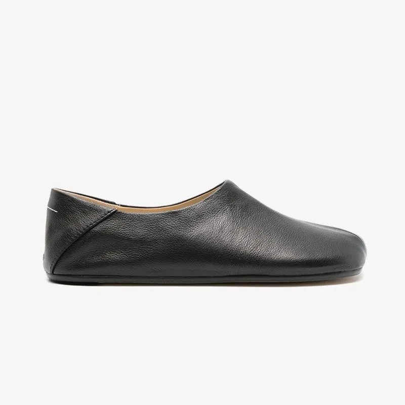Asymmetric-Toe Leather Slippers