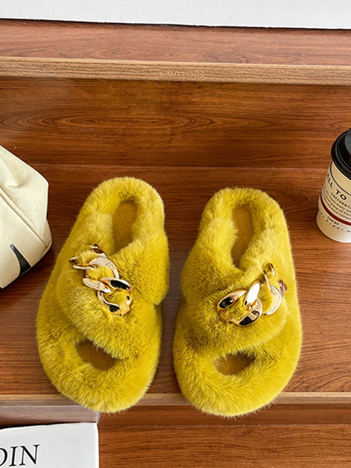 Chain Link Fuzzy Slippers - Yellow