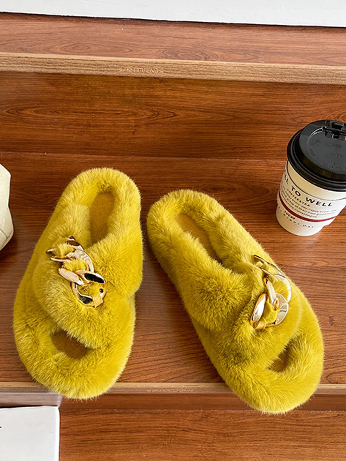Chain Link Fuzzy Slippers - Yellow