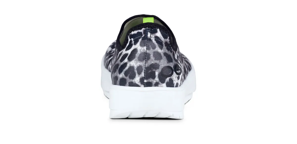 Women's OOmg eeZee Low Shoe - White Gray Cheetah (SALE)