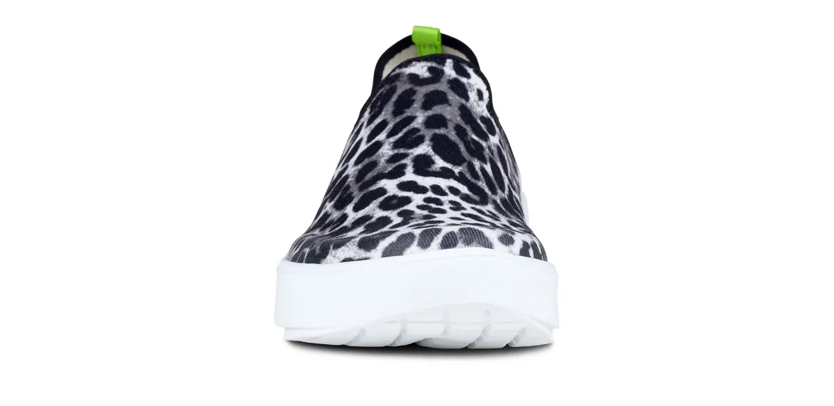 Women's OOmg eeZee Low Shoe - White Gray Cheetah (SALE)